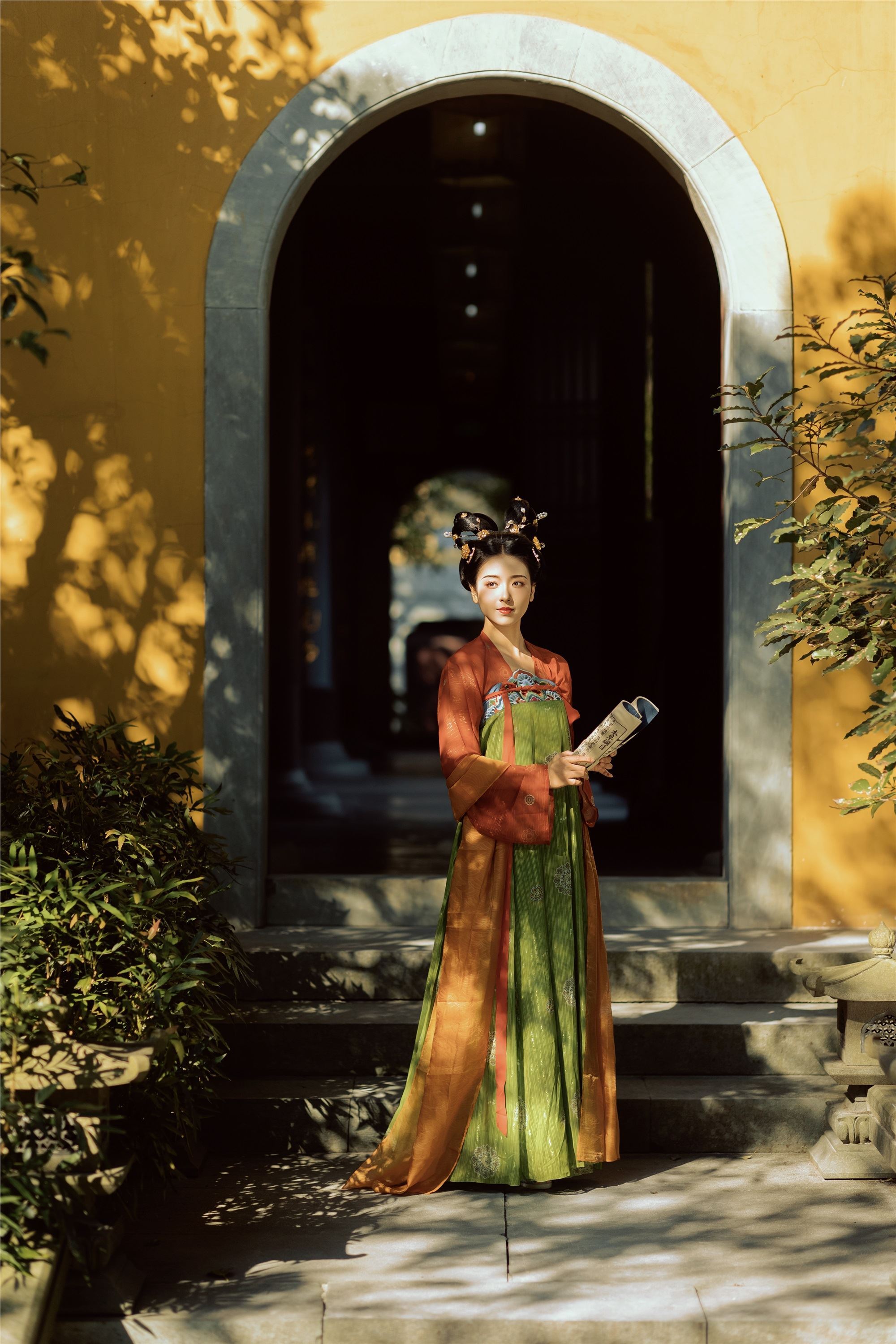 YITUYU艺图语 2025.01.14 悭晚秋 墨律